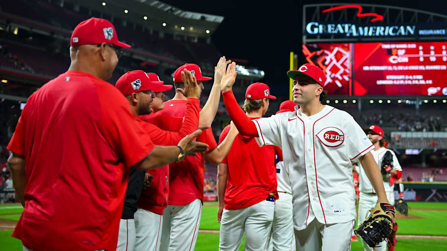Reds power surge continues as Sal Stewart stays red hot in win over Giants