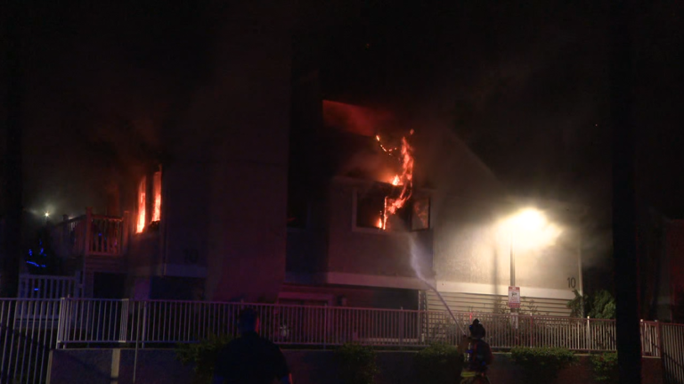 Crews extinguish fire at apartment complex in Kearny Mesa
