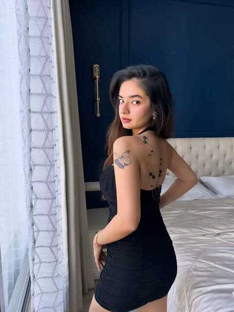 Anushka Sen's latest photoshoot leaves fans in awe