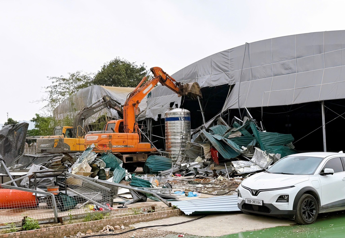 Cụm 22 sân pickleball lớn nhất Hà Nội bị cưỡng chế tháo dỡ