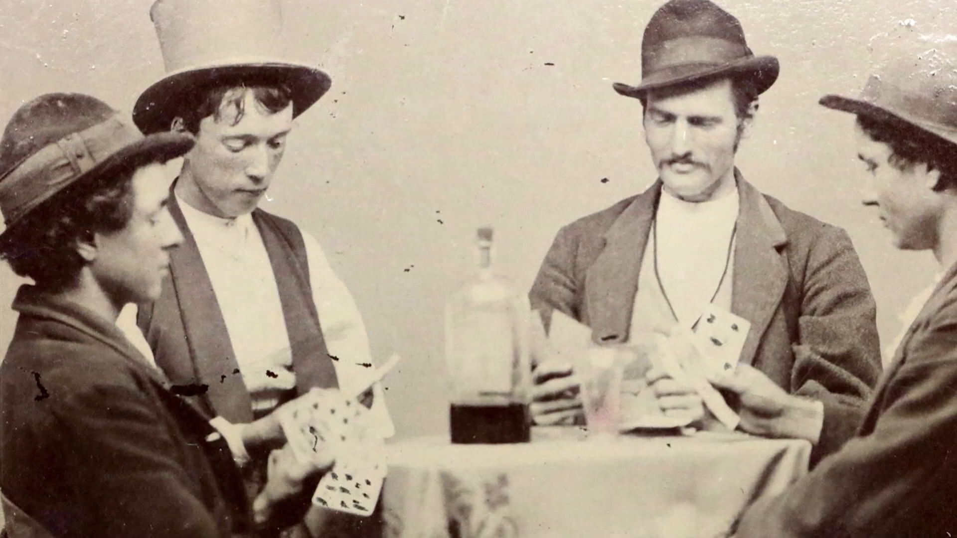 This video shows the first train robbery in US history - and the gang ...
