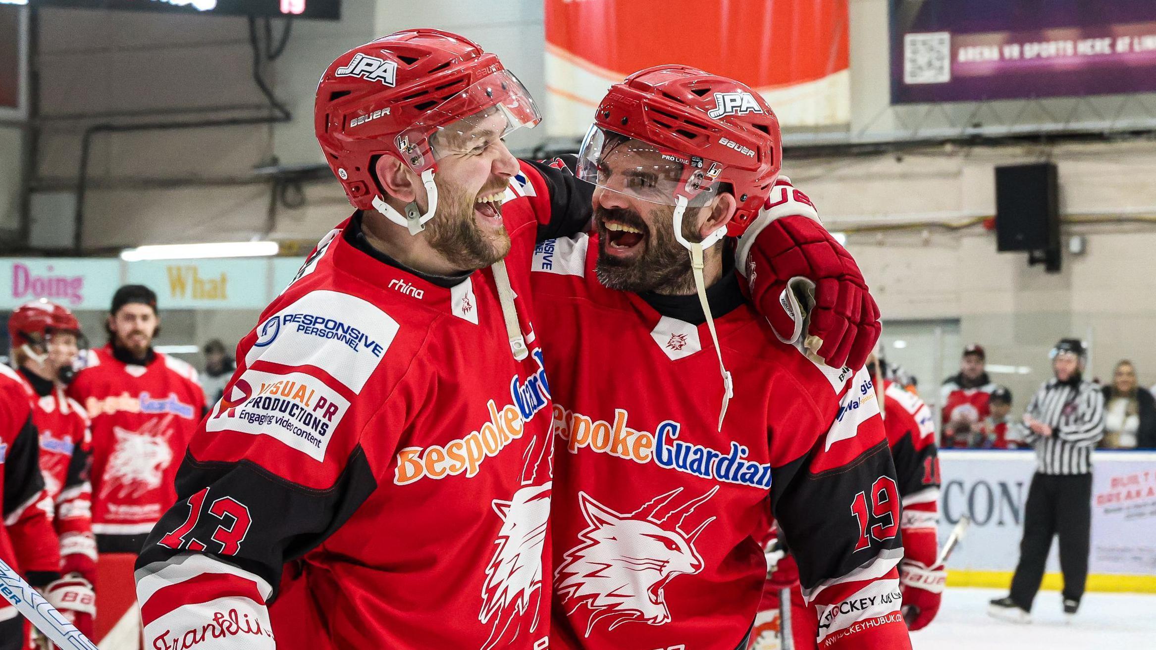 Ice hockey duo retire after more than 1,600 matches