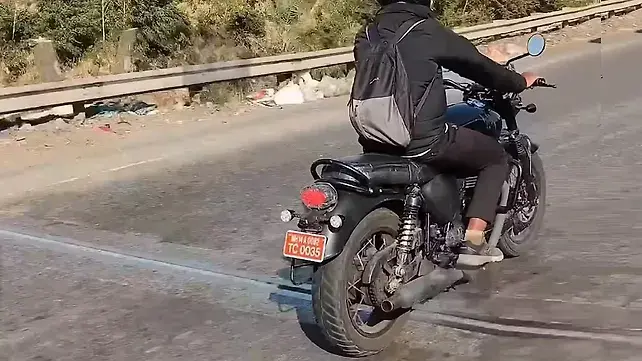 Triumph Bonneville 400 spied testing yet again in India