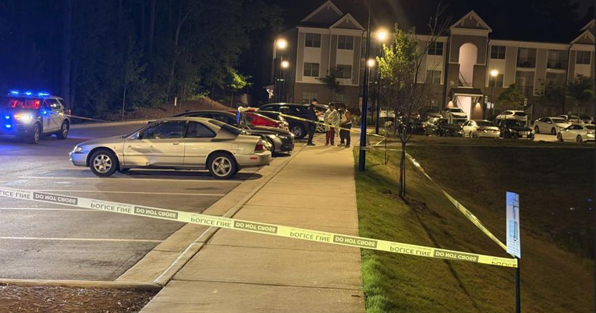 Boy accidentally shoots himself in leg at Raleigh apartments, police say