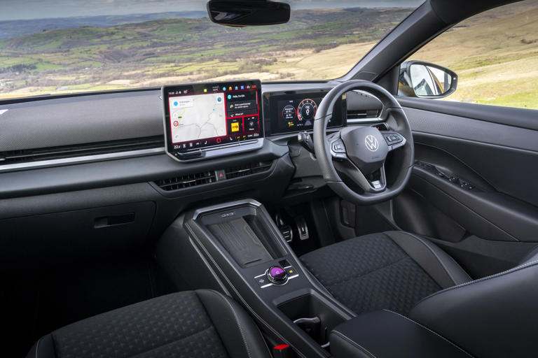 UK drive: The Volkswagen T-Roc is a solid, practical and likeable small ...