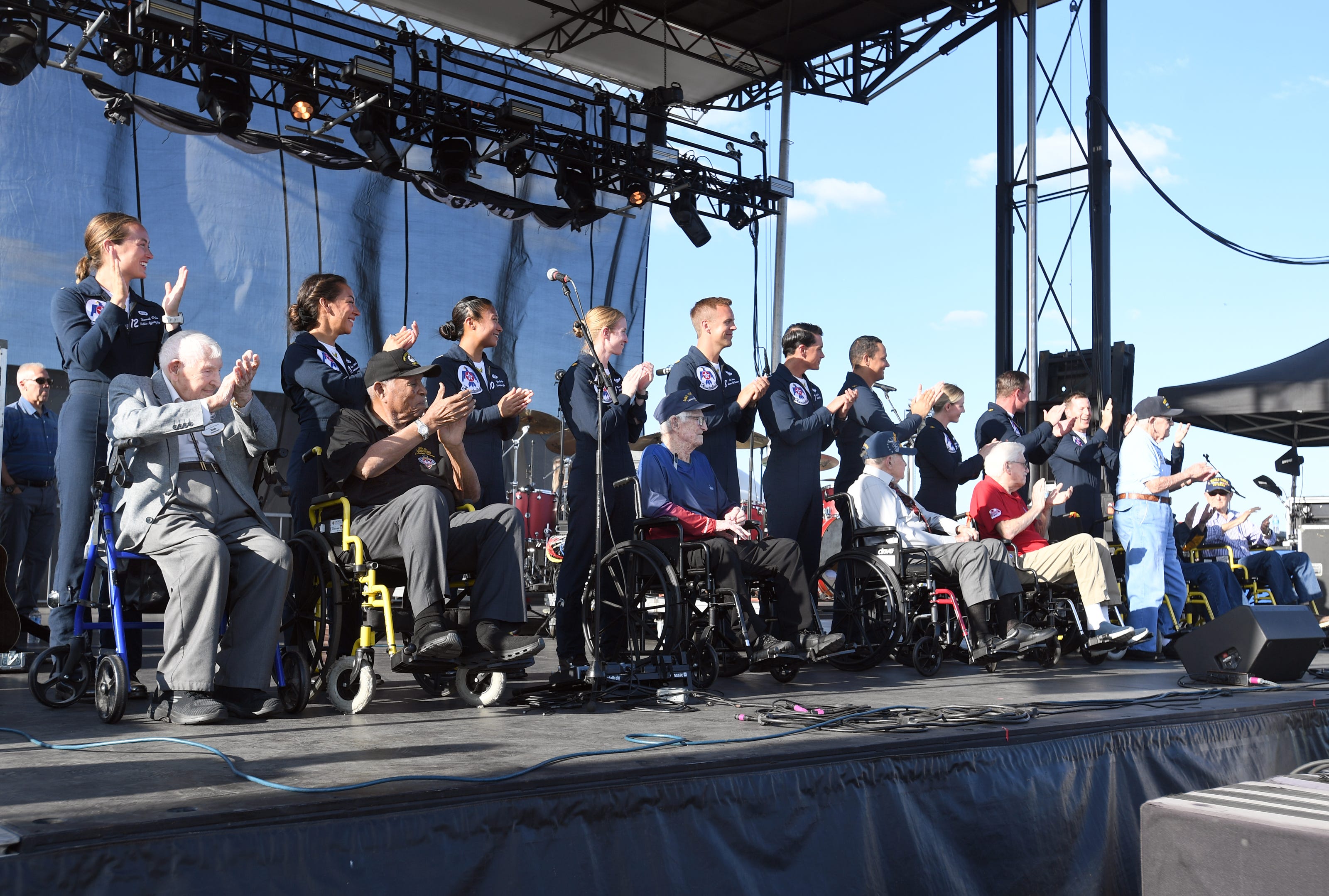 Nine World War II veterans honored at Sun 'n Fun. Hear their stories