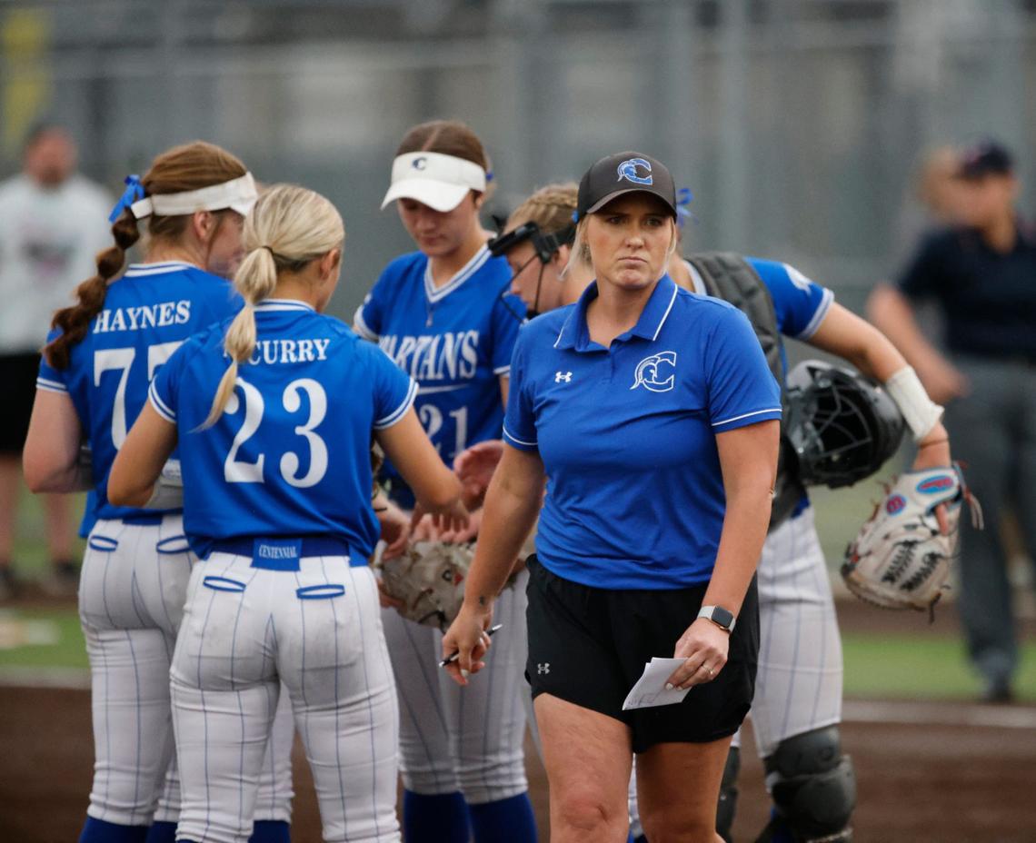UIL softball: Keep an eye on these 11 Fort Worth-area teams as playoffs ...