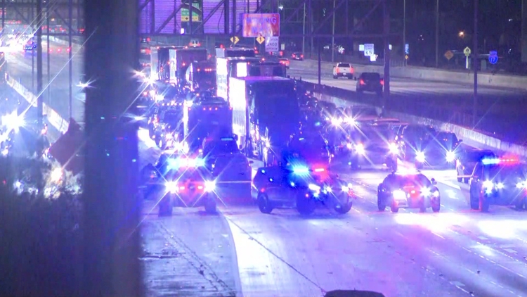 64-year-old man dead after 2 crashes along northbound I-17 in north Phoenix