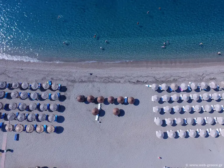 Παραλίες στην Πελοπόννησο: 10 ακτές που ορίζουν το ελληνικό καλοκαίρι