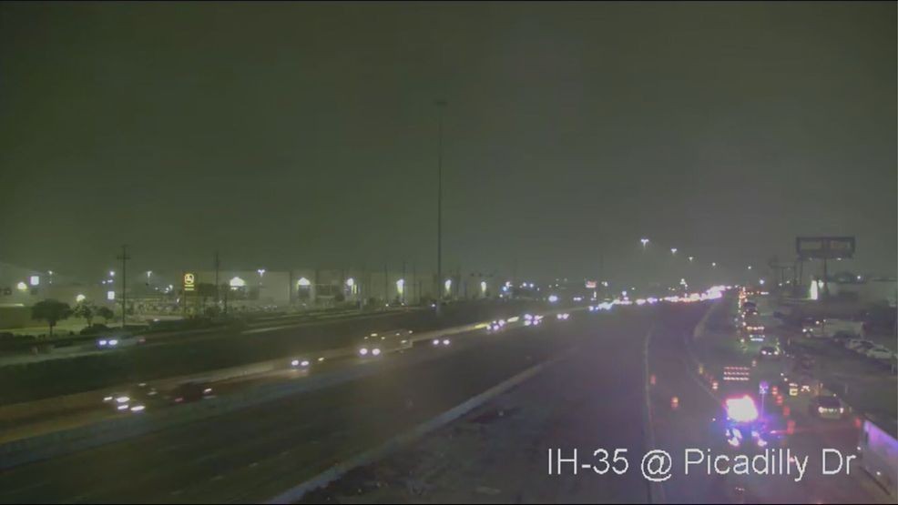 Roads reopen after fatal crash shuts down southbound I-35 near Wells Branch