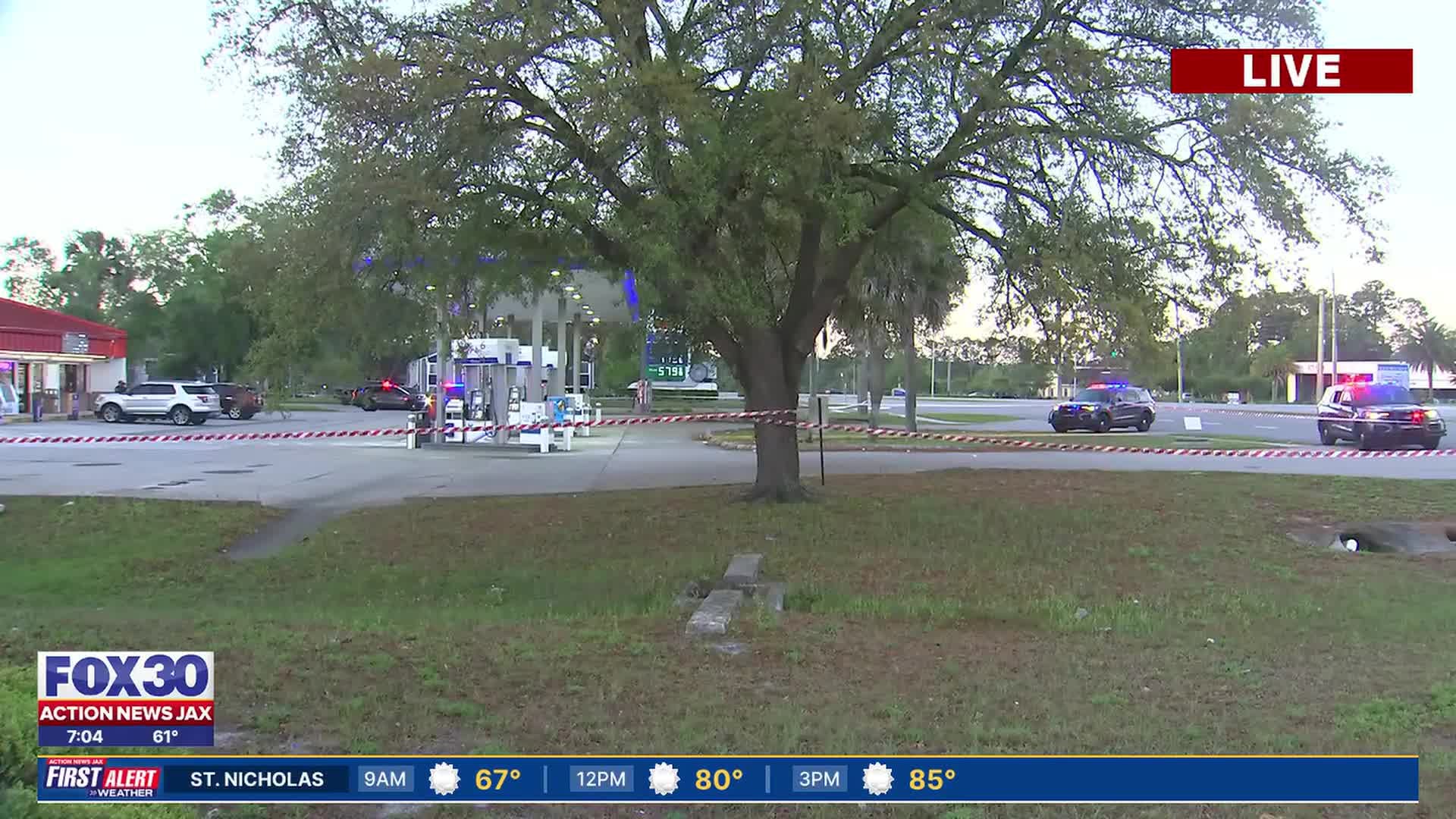 Clerk shot at Southside Jacksonville gas station