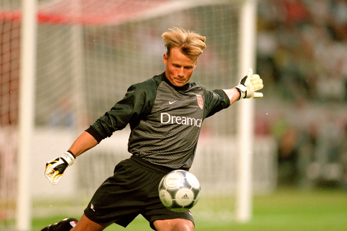 Former Arsenal goalkeeper Manninger killed in car accident aged 48