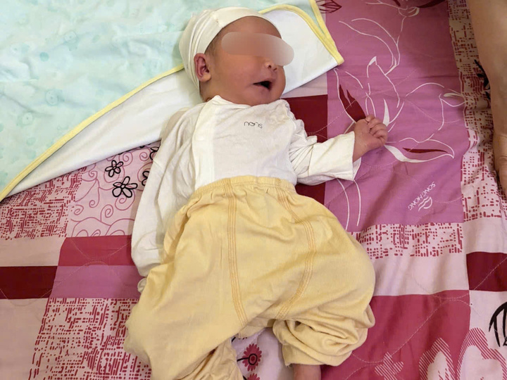 Tìm thân nhân bé gái sơ sinh 5 ngày tuổi bị bỏ rơi tại chùa Đại Bi ở Bắc Ninh