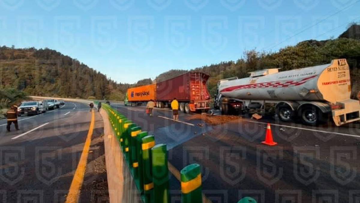 Choque entre tráiler y pipa de combustible provoca cierre total de la ...