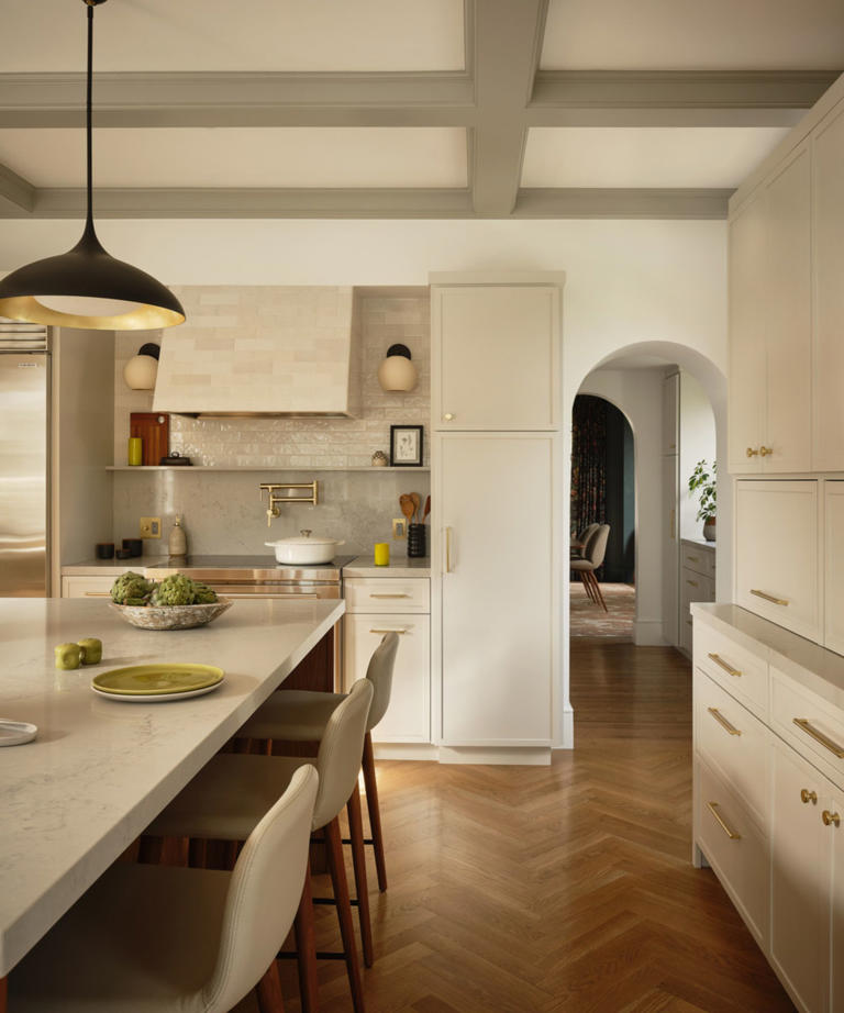 Just in: This trending range hood design is the secret to a chic ...