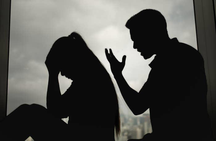 A relationship expert revealed the 5 red flags you need to avoid while ...