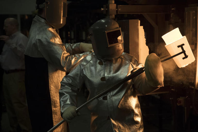 Corning stock is falling. Why JP Morgan disagrees with the 'blue-sky ...