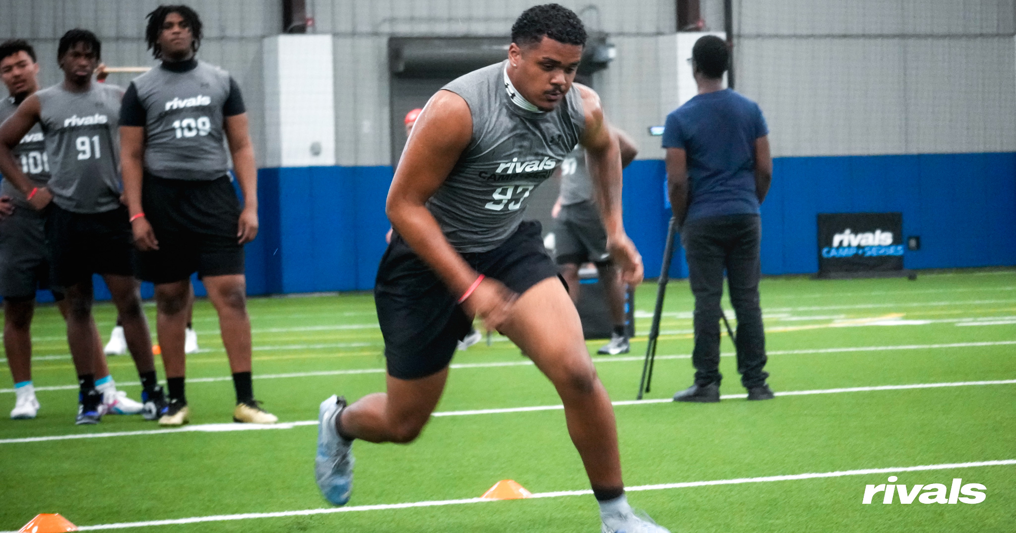 Texas DE sets Pitt official visit