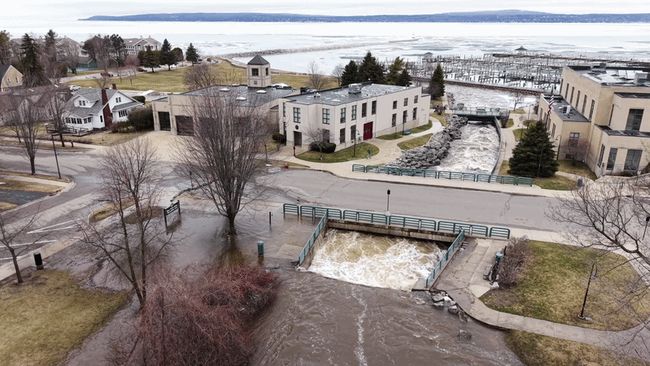 Dramatic footage shows 'heartbreaking' extent of flooding in northern ...