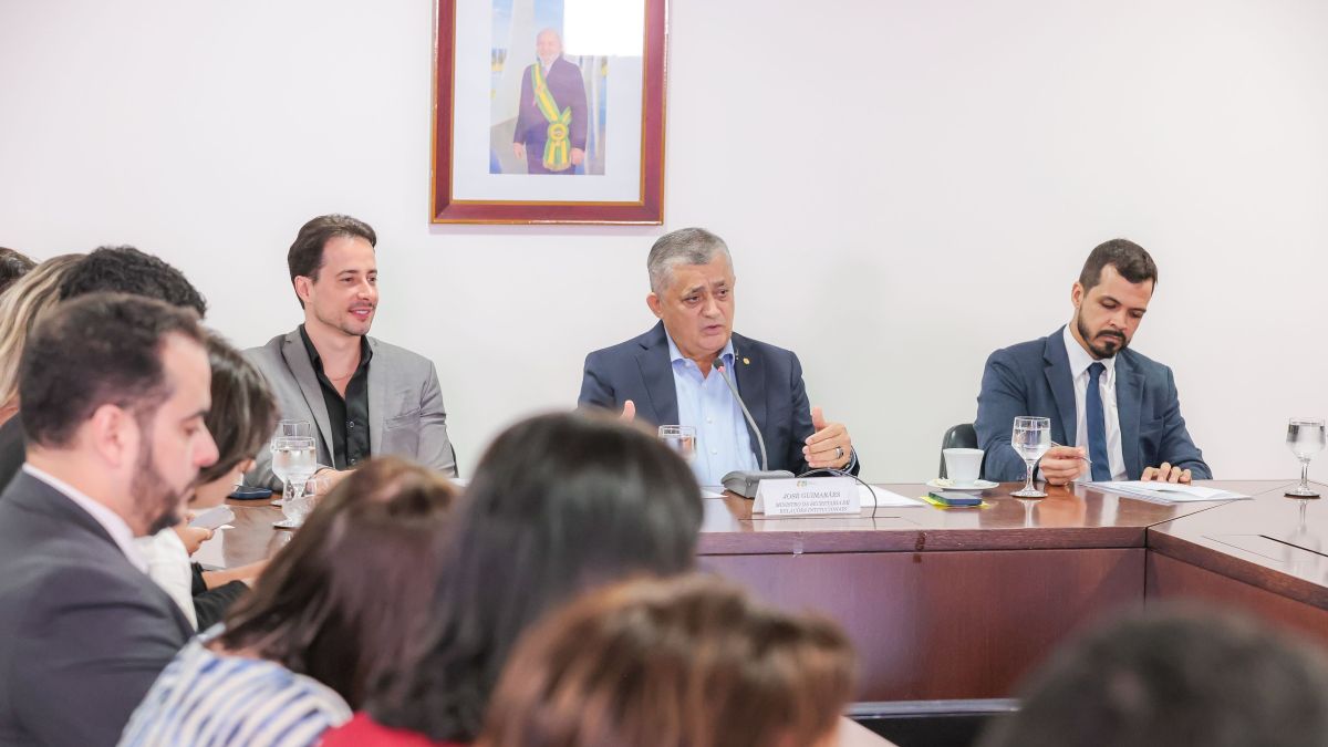 Novo ministro de Lula defende revogação da taxa das blusinhas