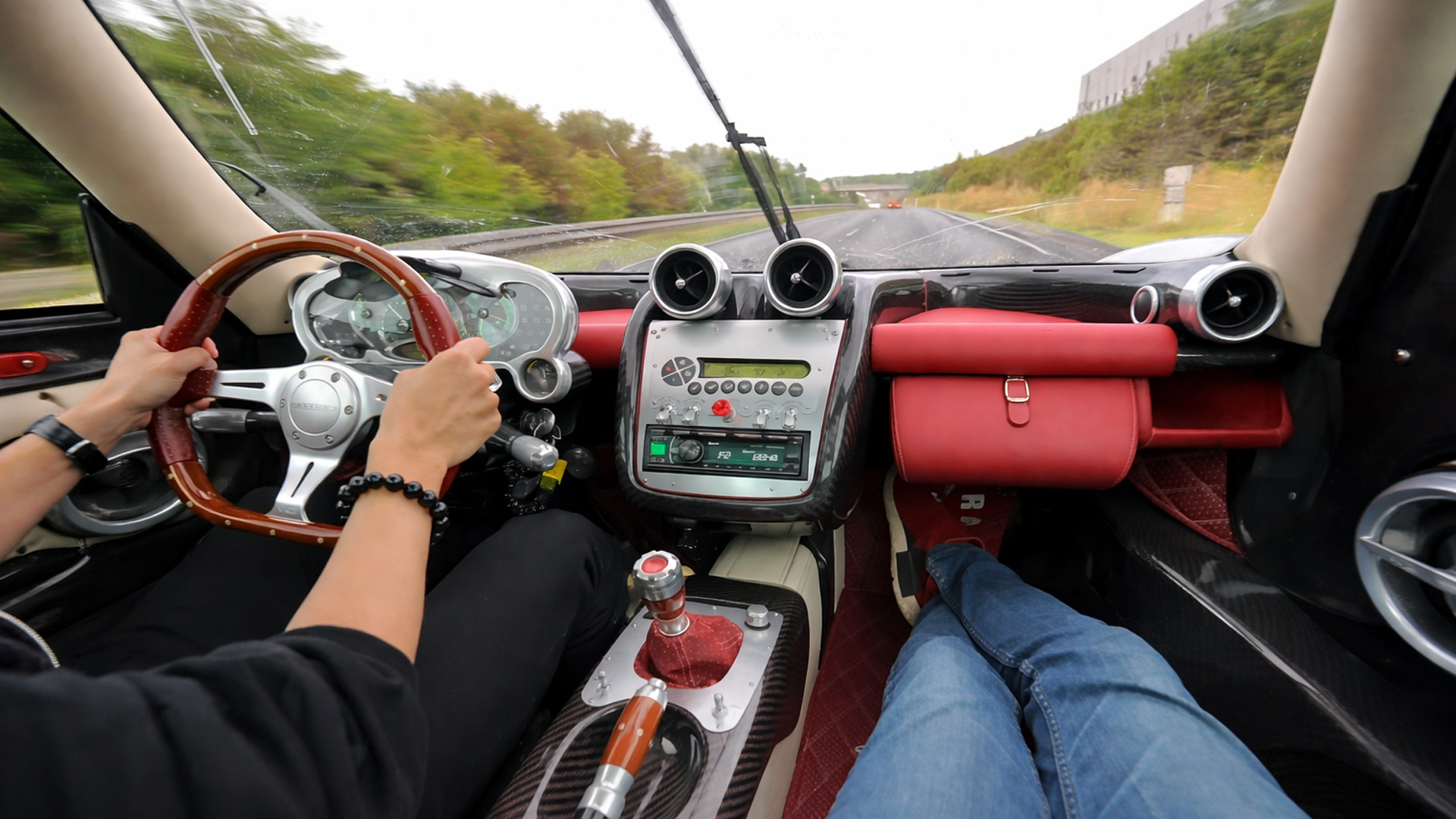 Pagani Zonda 190 mph high speed run on open road