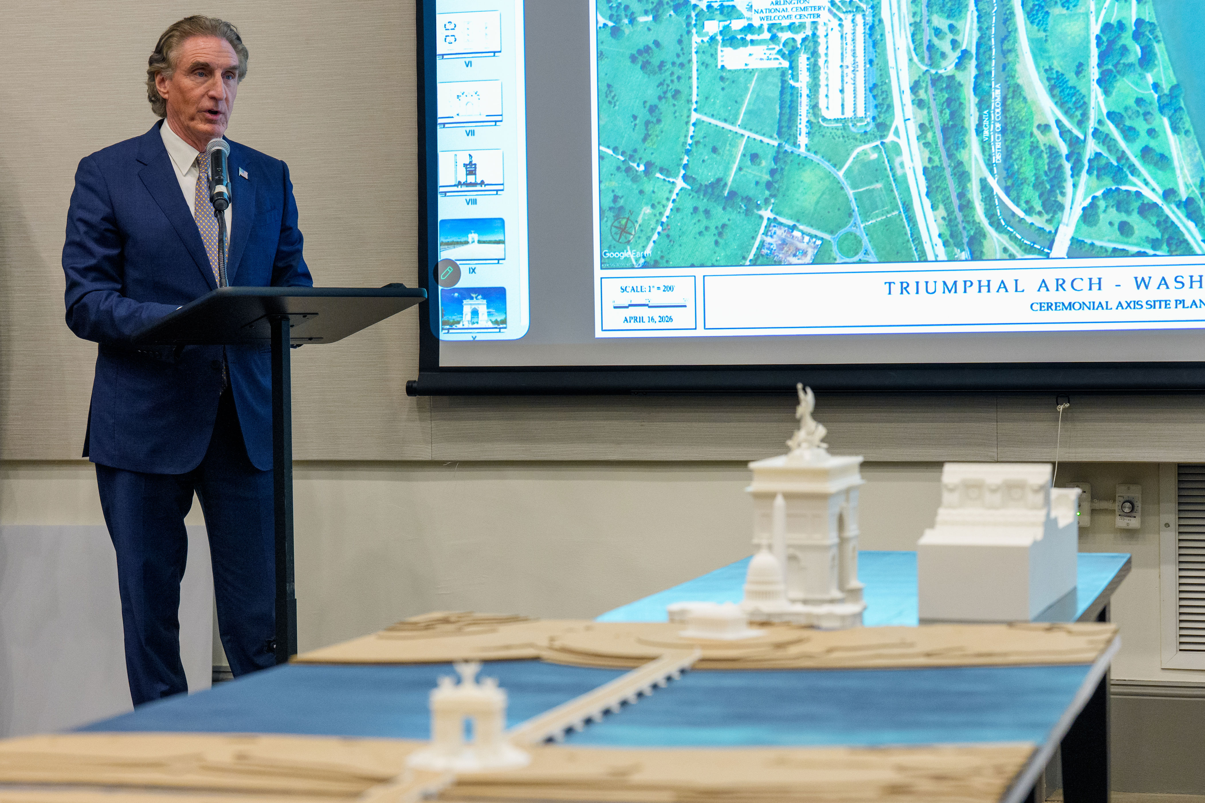 Arts commission green-lights Trump’s giant arch