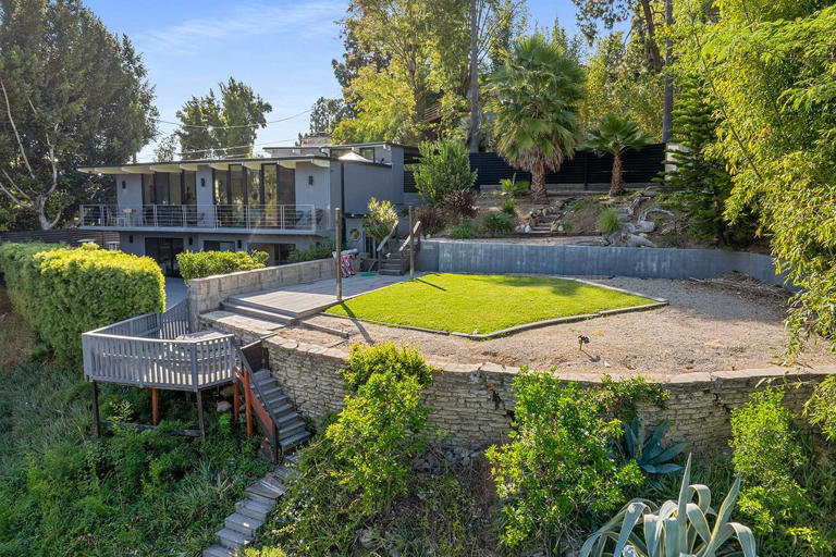 Ava Gardner's Hollywood home, where she lived while married to Frank ...