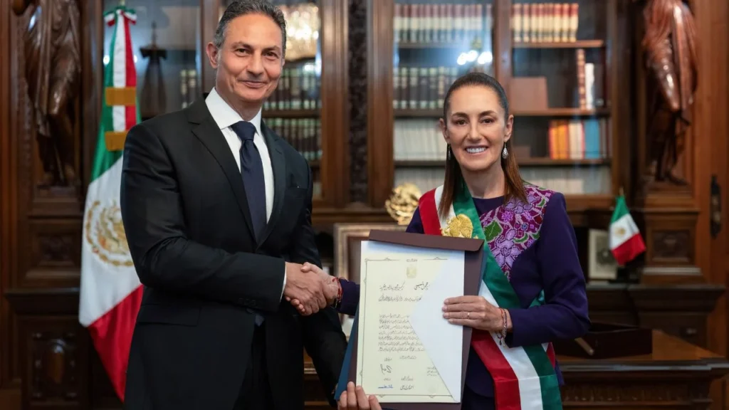 Sheinbaum recibe cartas credenciales de cinco embajadores, entre ellos ...