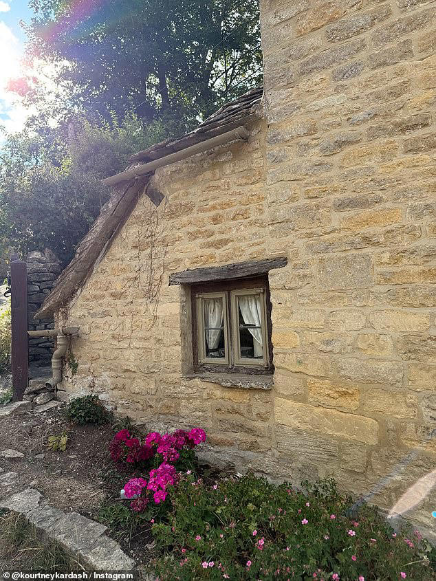 Famous Cotswold cottage visited by Kourtney Kardashian unveils £50,000 ...