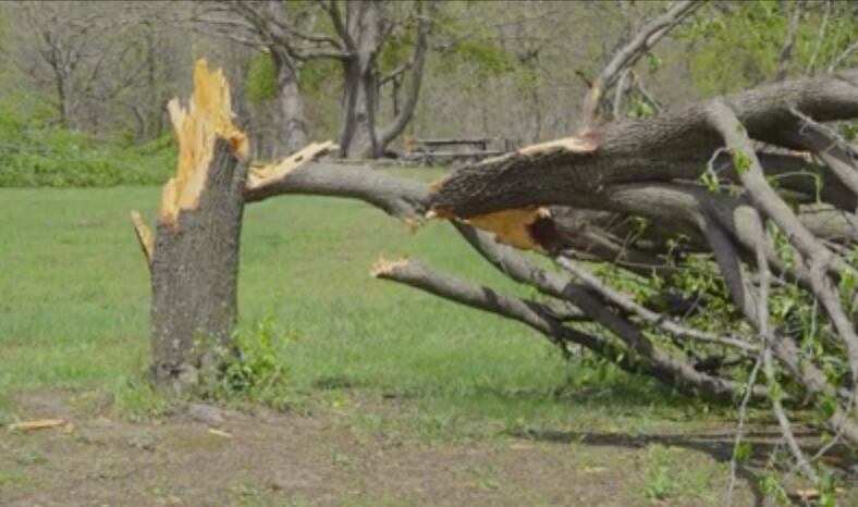 First Alert Weather: Thunderstorm damages building near Camdenton, Mo ...