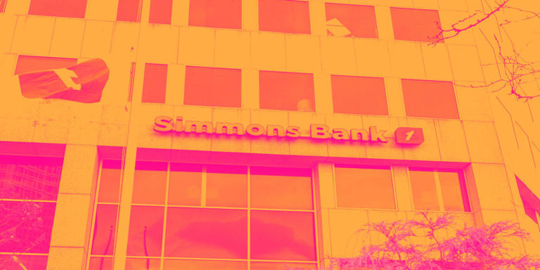 Simmons First National (NASDAQ:SFNC) misses Q1 CY2026 revenue estimates