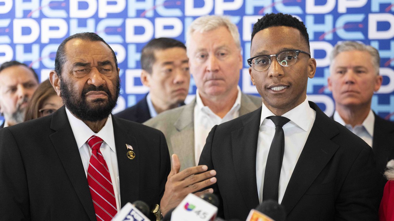 Menefee outraises Green in Houston's congressional runoff