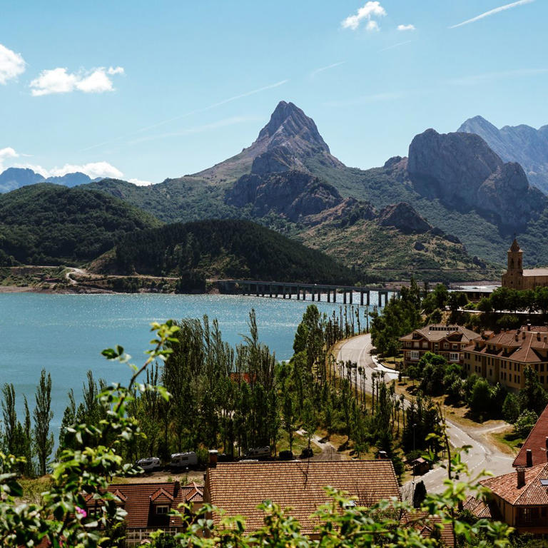 Parece Noruega, pero es España: los fiordos de León, el secreto natural ...
