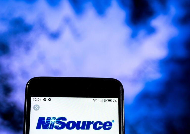 NiSource teams up with Alphabet and Amazon to power AI data centers—and ...