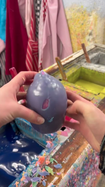 Cracking candle wax ASMR you won’t be able to stop watching