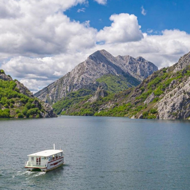 Parece Noruega, pero es España: los fiordos de León, el secreto natural ...