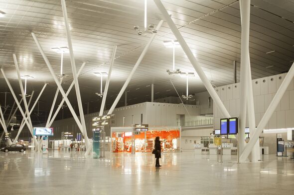 Major Spanish airport closing for 34 days - more than 5,000 Brits face ...