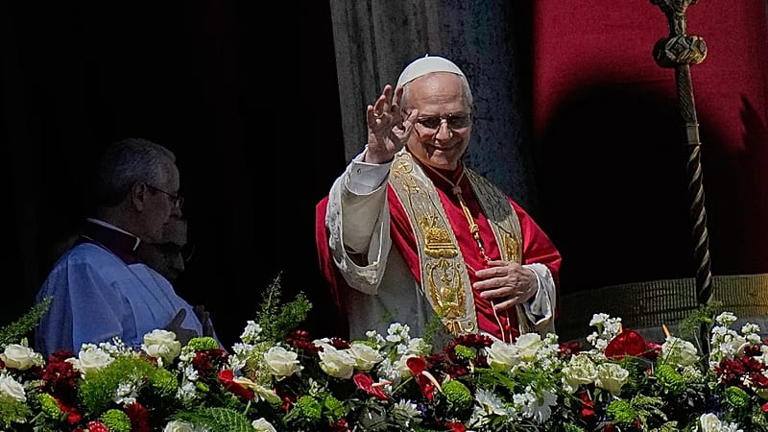 Escuche 'Alza la mirada', el himno del viaje del papa León XIV a España