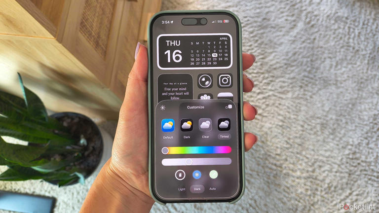 I found an iOS 26 trick that upgrades your home screen for free