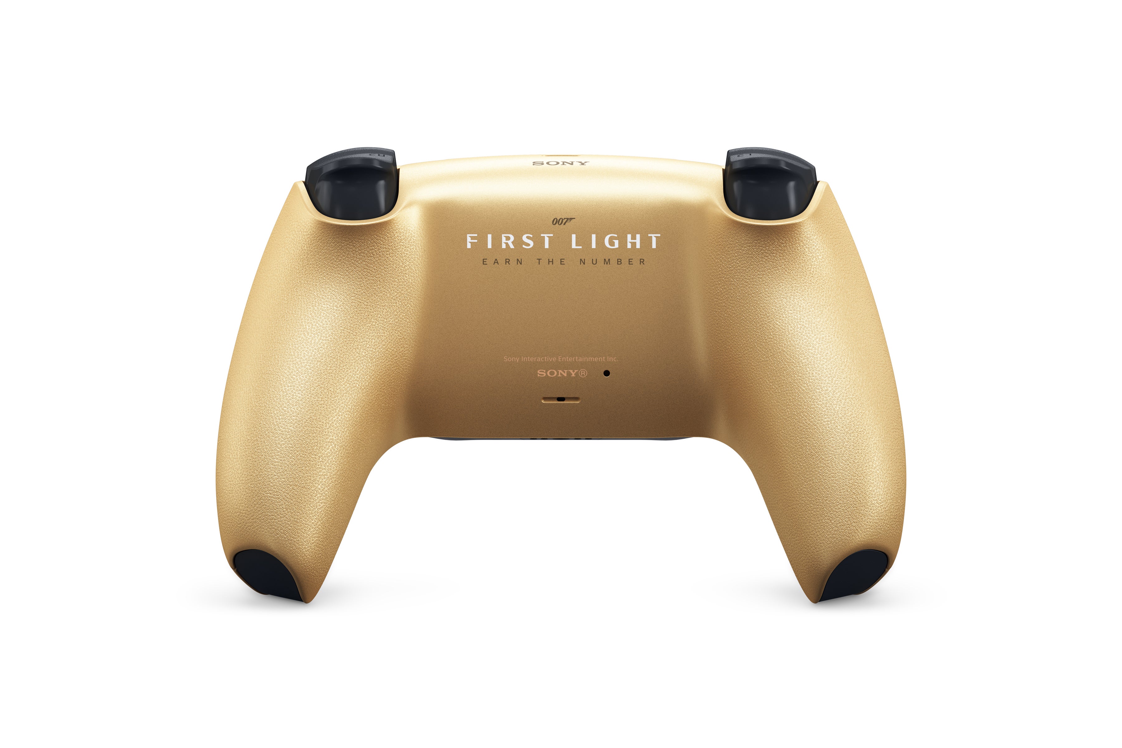 007 First Light PS5 DualSense controller