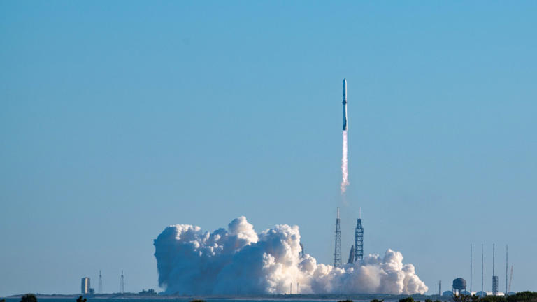 Blue Origin’s 3rd New Glenn launch targets booster reuse milestone