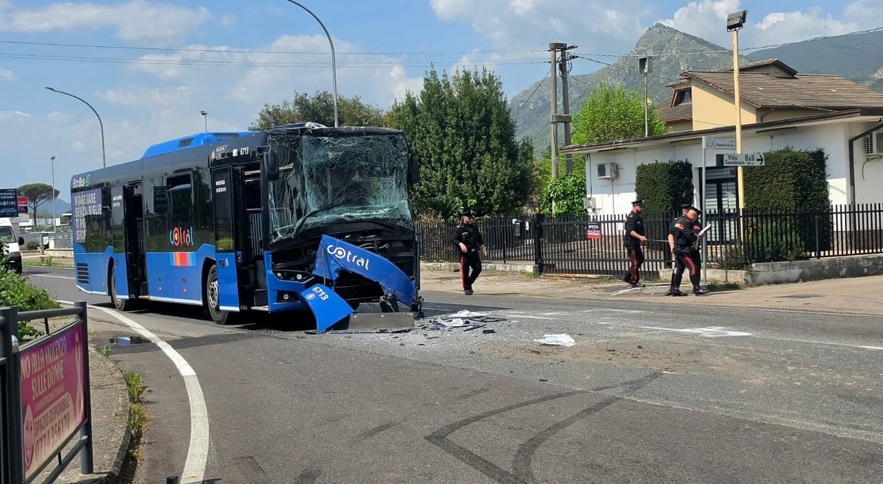 Grave incidente sulla Casilina a Castrocielo: scontro tra due bus ...