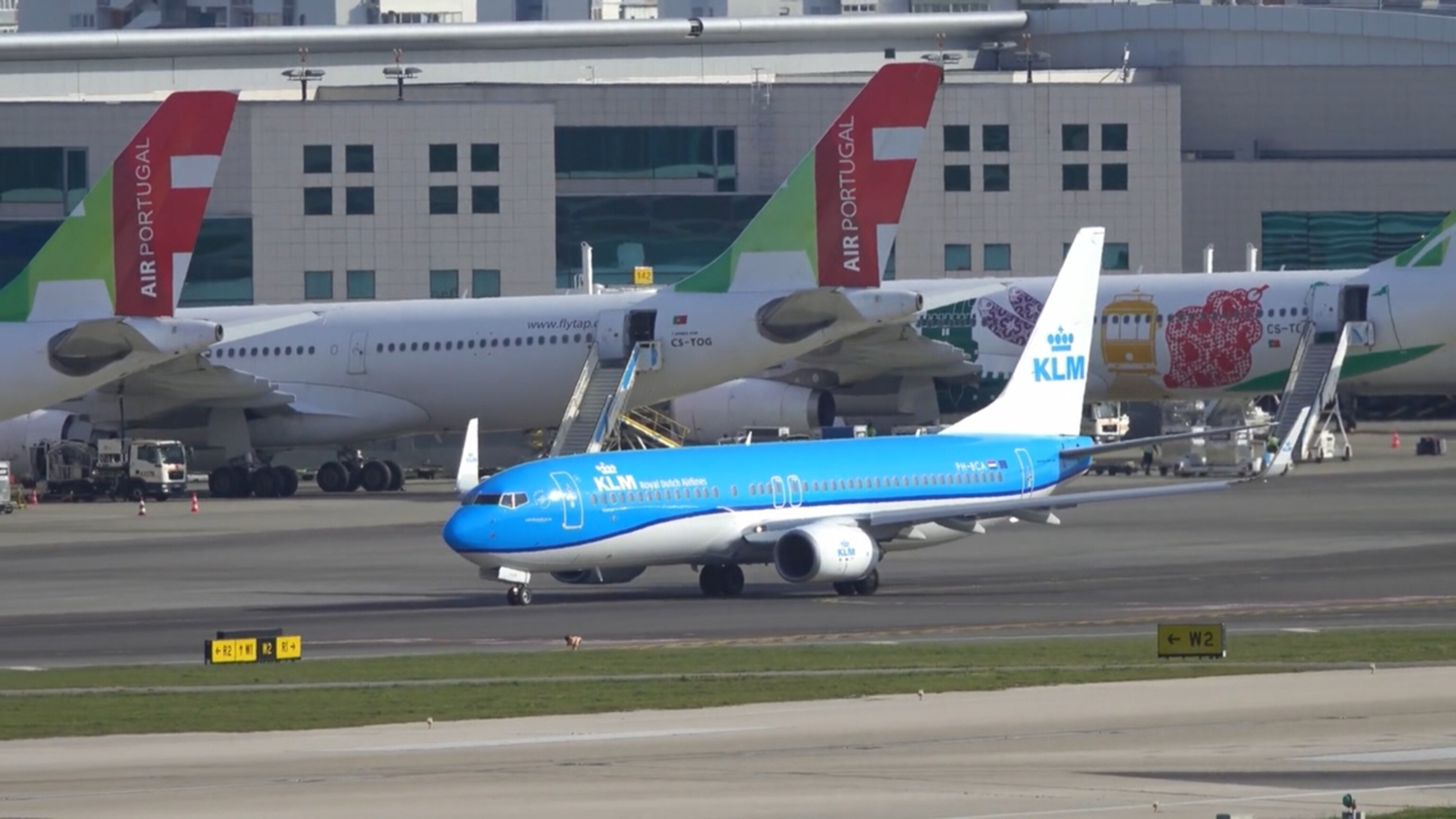 Iran war sparks jet fuel shortage, possible higher airfare