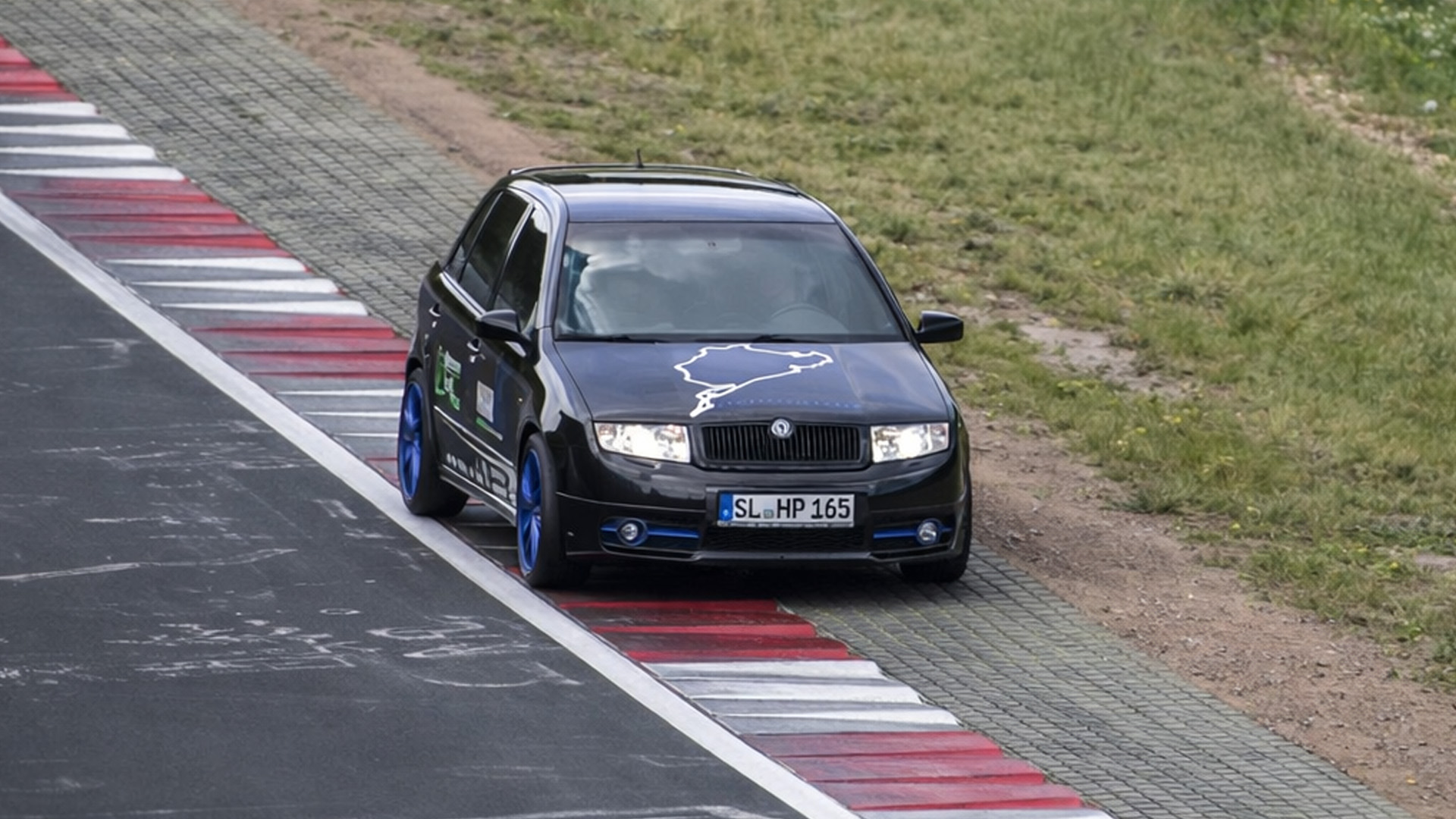 Hot hatch pushes too hard and almost runs off track