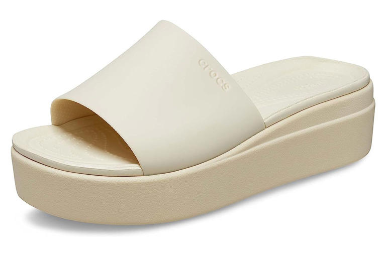 16 surprisingly stylish (and supportive) travel shoes you’d never guess ...