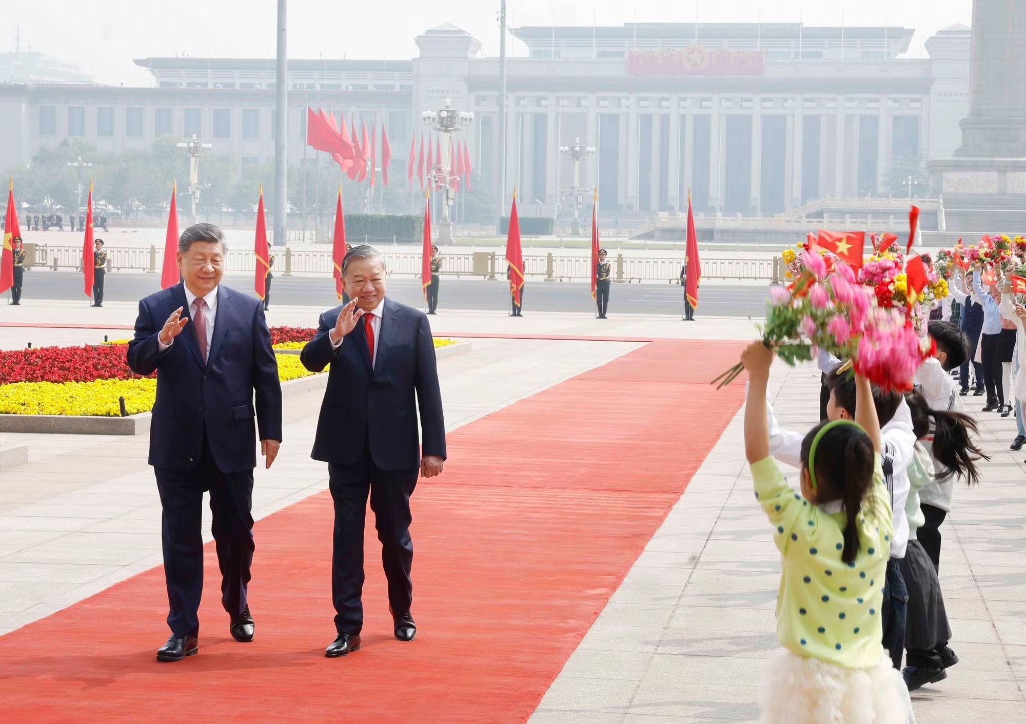 Việt - Trung ký kết 32 văn kiện hợp tác