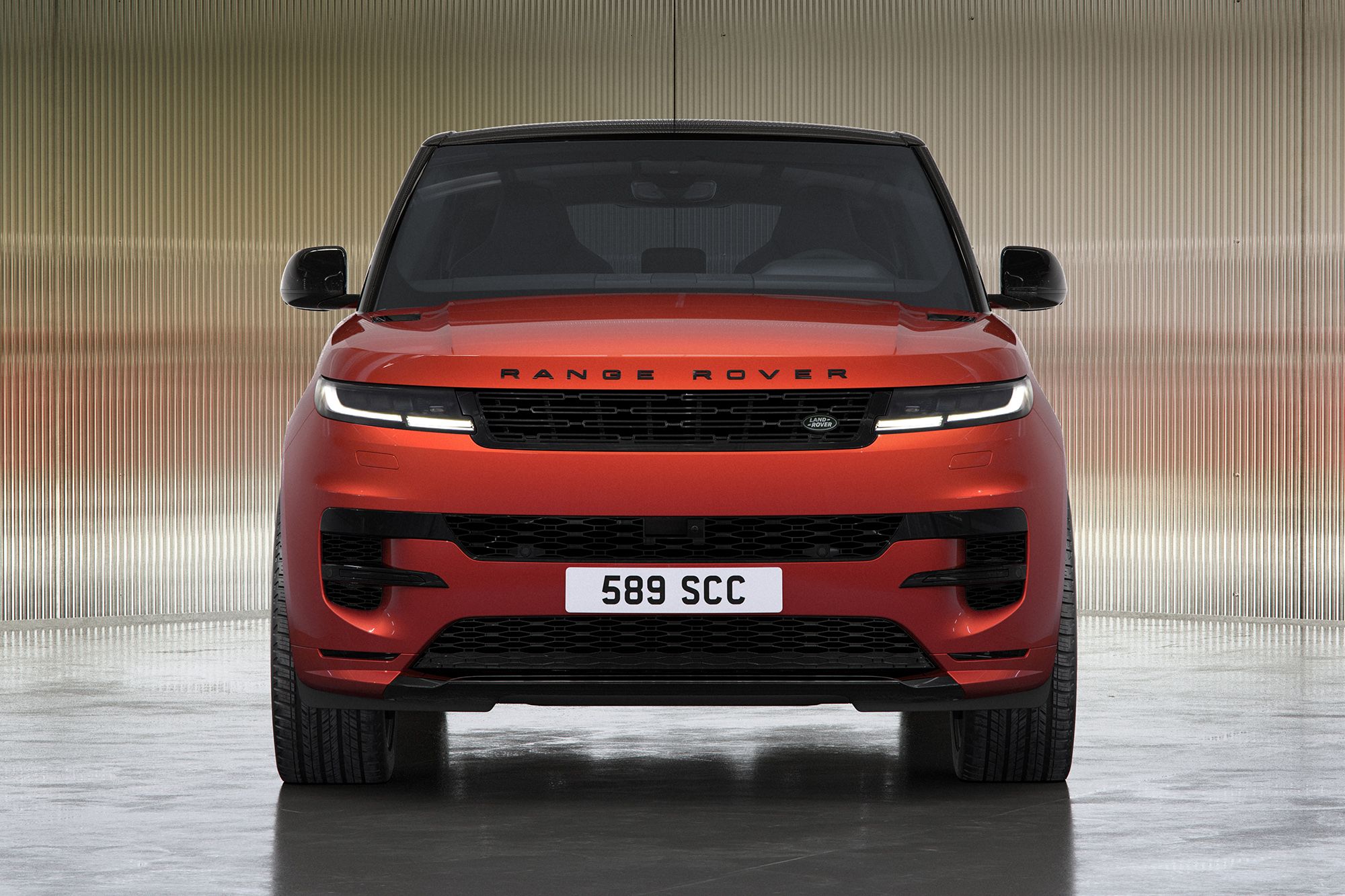 Le nouveau Range Rover Sport est magnifique, même en orange