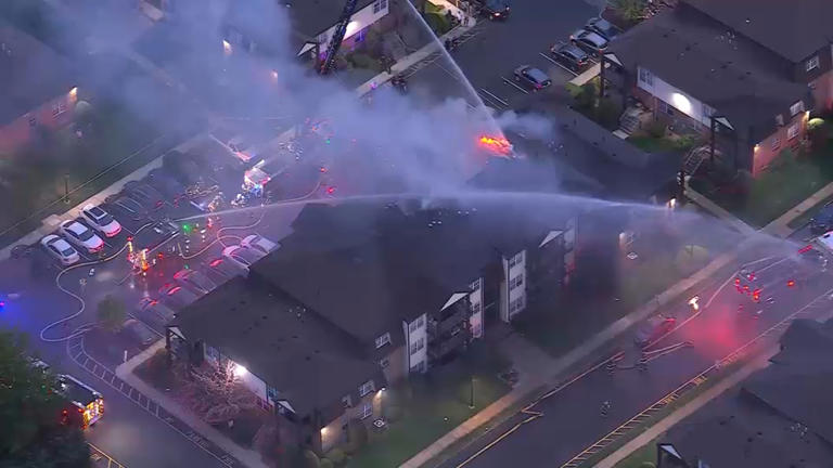 Fire tears through apartment complex in Woodbridge, New Jersey