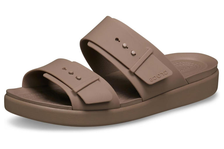 16 surprisingly stylish (and supportive) travel shoes you’d never guess ...