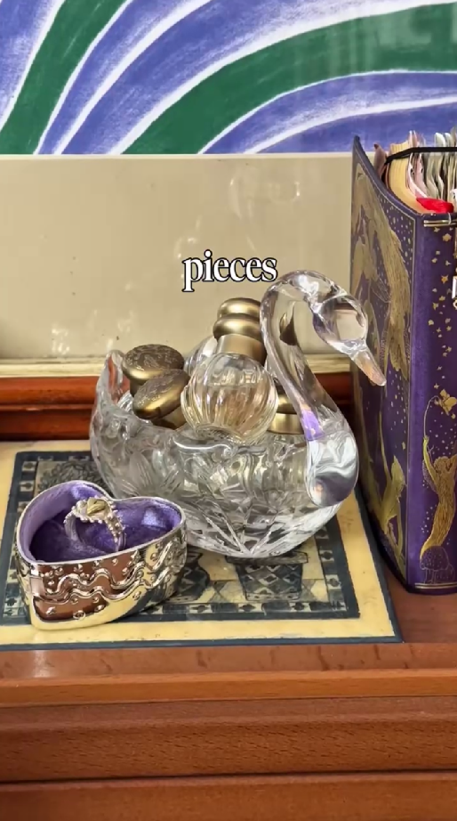 DIY jewelry box for gold rings and accessories
